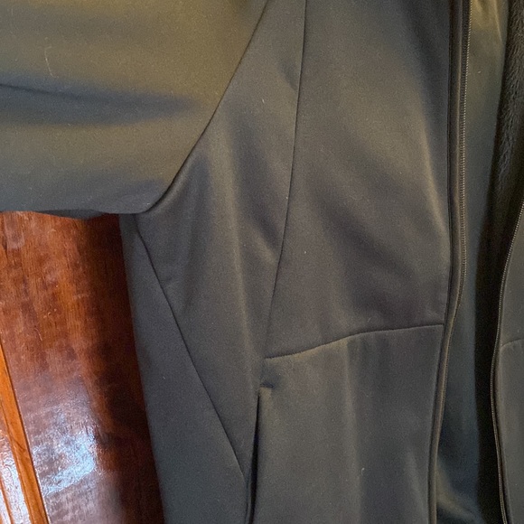 Black athletic sweater with fur inside - Picture 5 of 5